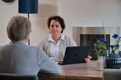 Informatie en advies geven over de mogelijkheden van zorg binnen de WLZ